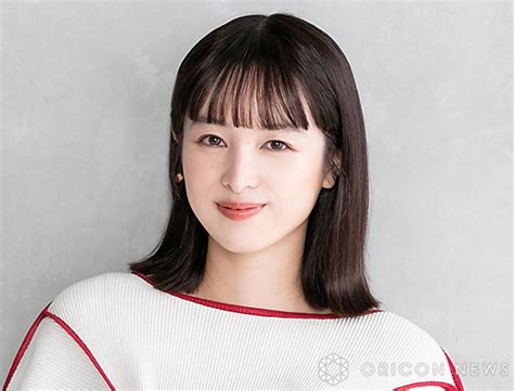 清野菜名、ミニスカで“太もも美脚”チラリ「珍しいかわいい！」。